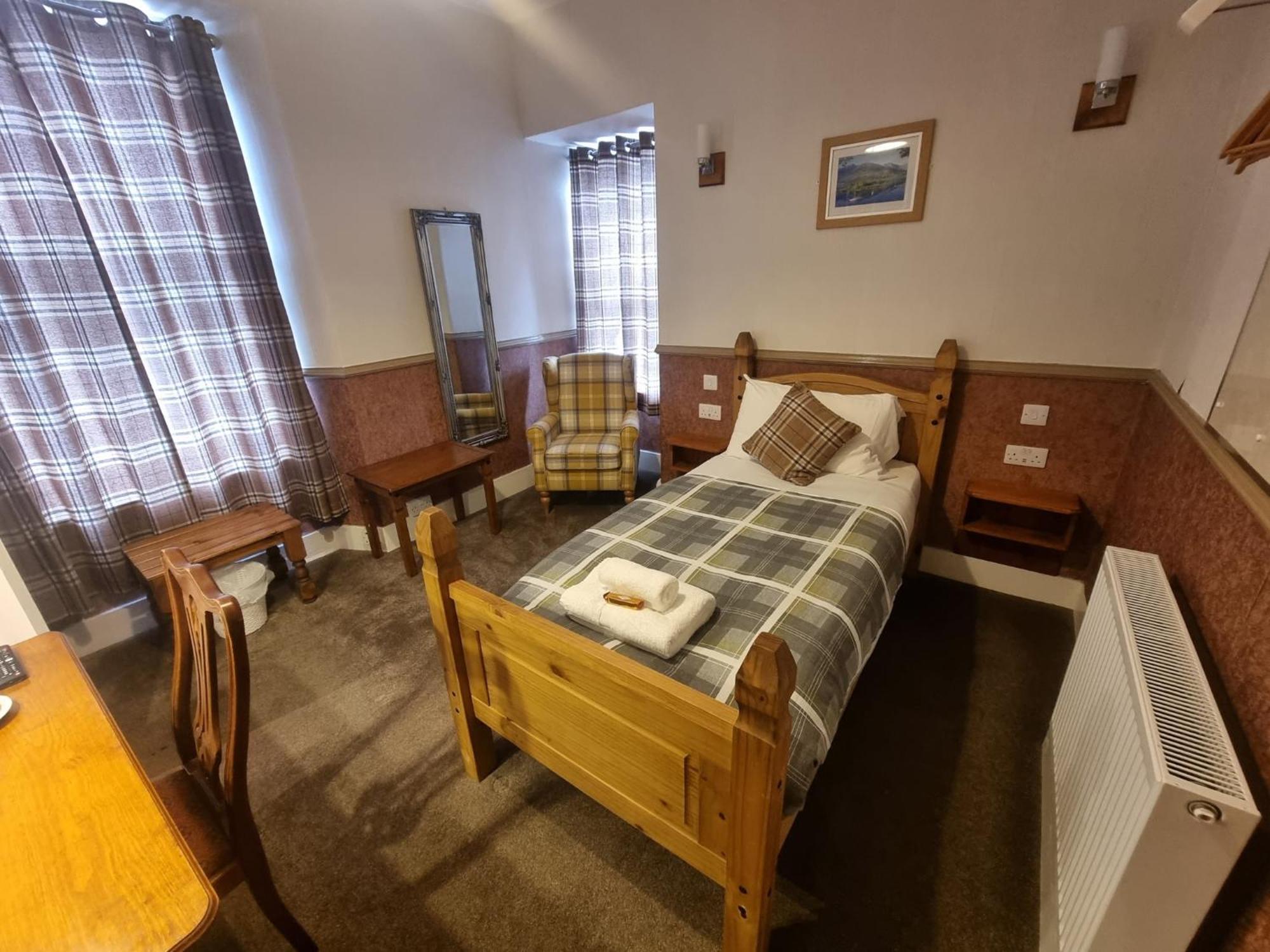 Roy Bridge Hotel Fort William Room photo